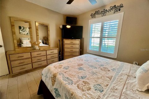 Condo in Tarpon Springs, Florida, 2 bedrooms  № 2379555 - photo 20