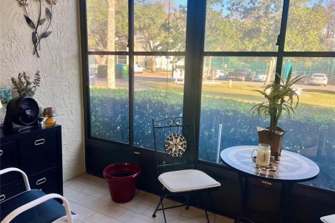 Condo in Tarpon Springs, Florida, 2 bedrooms  № 2379555 - photo 23