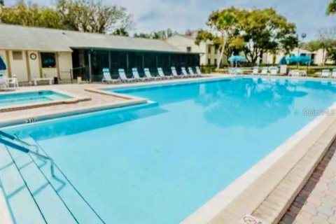 Condo in Tarpon Springs, Florida, 2 bedrooms  № 2379555 - photo 29