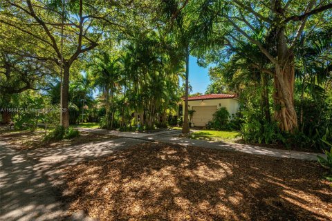 House in Coral Gables, Florida 3 bedrooms, 135.27 sq.m. № 1763323 - photo 3