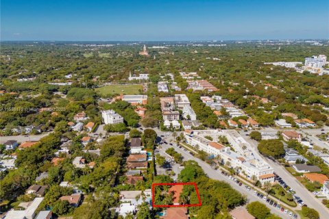 House in Coral Gables, Florida 3 bedrooms, 135.27 sq.m. № 1763323 - photo 30