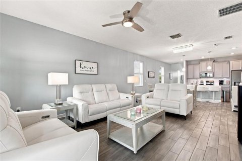Casa en venta en Davenport, Florida, 3 dormitorios, 181.16 m2 № 2337492 - foto 12