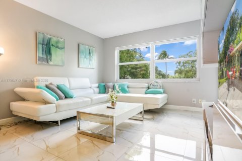 Copropriété à vendre à Lauderdale Lakes, Floride: 1 chambre, 63.55 m2 № 1868524 - photo 12