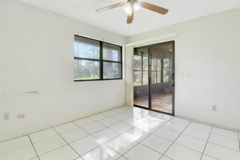 Townhouse in Royal Palm Beach, Florida 3 bedrooms, 120.59 sq.m. № 2146148 - photo 17
