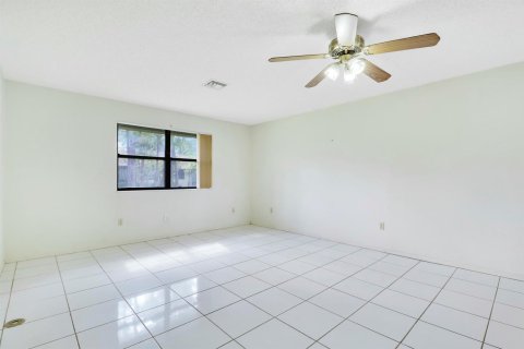 Townhouse in Royal Palm Beach, Florida 3 bedrooms, 120.59 sq.m. № 2146148 - photo 23