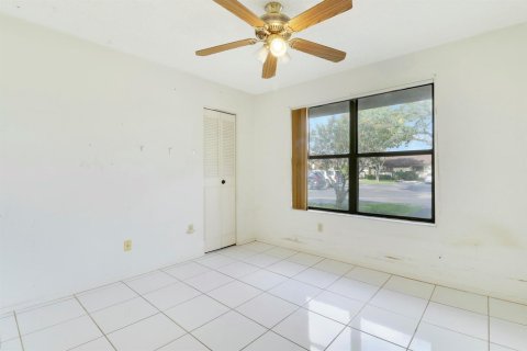 Townhouse in Royal Palm Beach, Florida 3 bedrooms, 120.59 sq.m. № 2146148 - photo 18