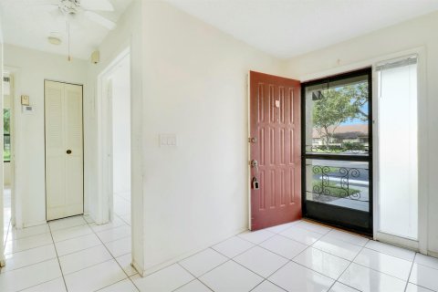 Townhouse in Royal Palm Beach, Florida 3 bedrooms, 120.59 sq.m. № 2146148 - photo 6