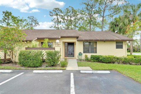 Townhouse in Royal Palm Beach, Florida 3 bedrooms, 120.59 sq.m. № 2146148 - photo 2