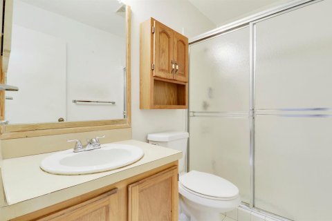 Townhouse in Royal Palm Beach, Florida 3 bedrooms, 120.59 sq.m. № 2146148 - photo 22