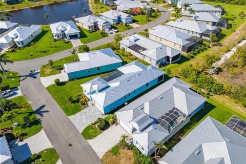 House in Placida, Florida 3 bedrooms, 198.07 sq.m. № 2291480 - photo 30