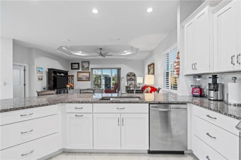 House in Placida, Florida 3 bedrooms, 198.07 sq.m. № 2291480 - photo 9