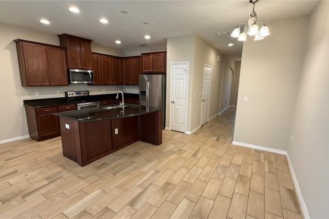Townhouse in Oviedo, Florida 3 bedrooms, 129.69 sq.m. № 2388124 - photo 5