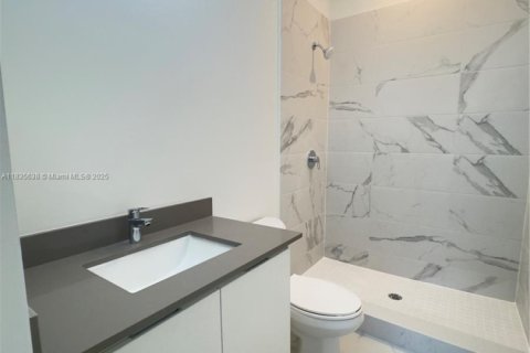 Townhouse in Florida City, Florida 4 bedrooms № 1961119 - photo 19