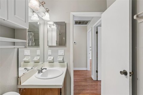Touwnhouse à vendre à Tampa, Floride: 3 chambres, 133.78 m2 № 2420624 - photo 24