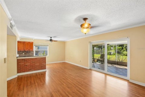Touwnhouse à vendre à Tampa, Floride: 3 chambres, 133.78 m2 № 2420624 - photo 7