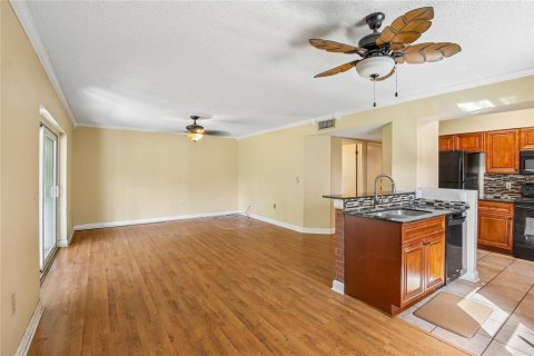 Touwnhouse à vendre à Tampa, Floride: 3 chambres, 133.78 m2 № 2420624 - photo 5