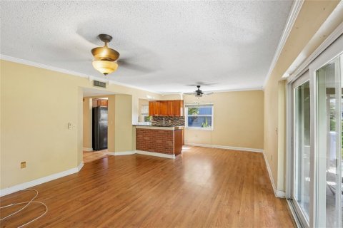 Touwnhouse à vendre à Tampa, Floride: 3 chambres, 133.78 m2 № 2420624 - photo 6