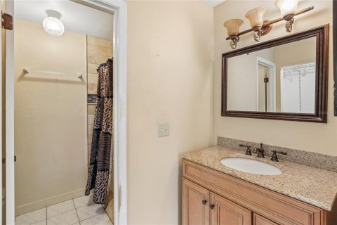 Touwnhouse à vendre à Tampa, Floride: 3 chambres, 133.78 m2 № 2420624 - photo 20