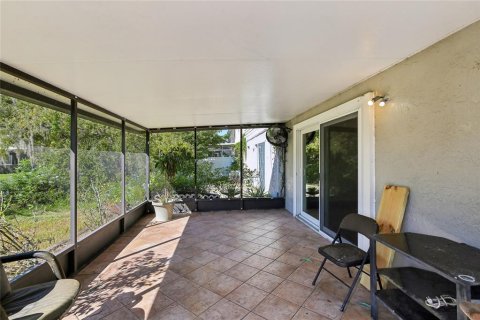 Touwnhouse à vendre à Tampa, Floride: 3 chambres, 133.78 m2 № 2420624 - photo 29