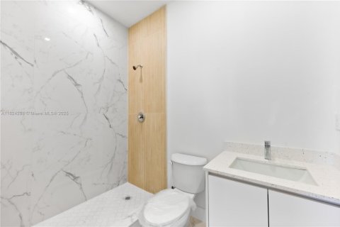 Townhouse in Florida City, Florida 4 bedrooms, 191.56 sq.m. № 1699111 - photo 17