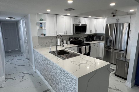 Condominio en venta en Clearwater, Florida, 2 dormitorios, 126.72 m2 № 2100454 - foto 17