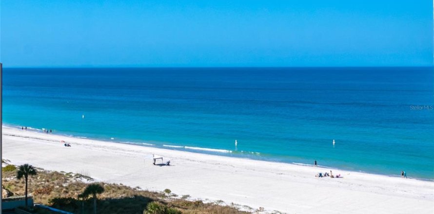 Condominio en Clearwater, Florida, 2 dormitorios № 2100454