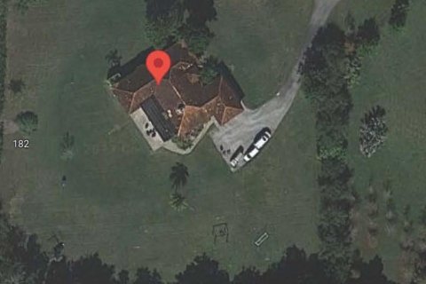 House in Southwest Ranches, Florida 3 bedrooms, 395.95 sq.m. № 913949 - photo 1