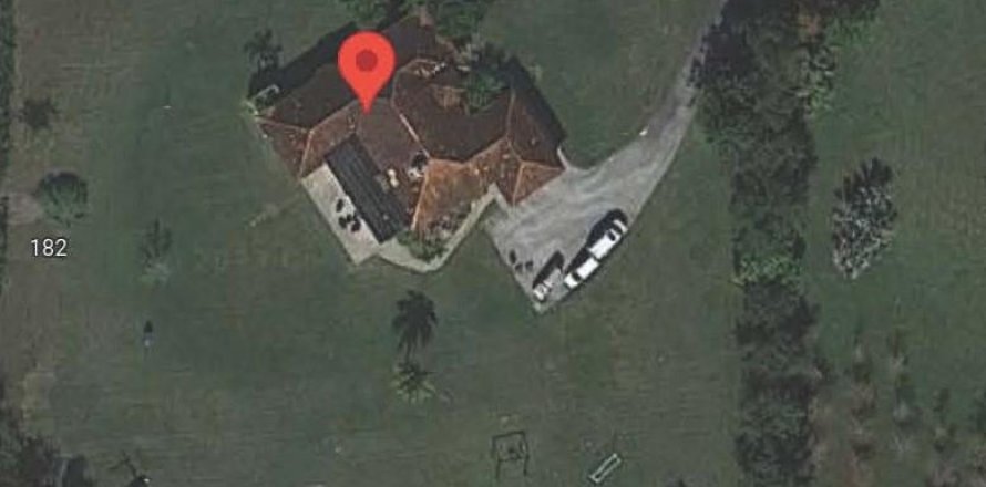 House in Southwest Ranches, Florida 3 bedrooms, 395.95 sq.m. № 913949