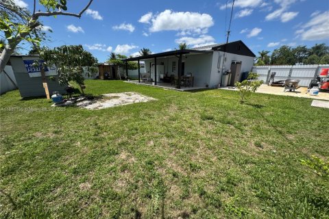 House in Miami, Florida 2 bedrooms, 71.35 sq.m. № 1746228 - photo 26