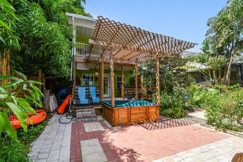 Propiedad comercial en venta en Tampa, Florida, 396.14 m2 № 2102950 - foto 14