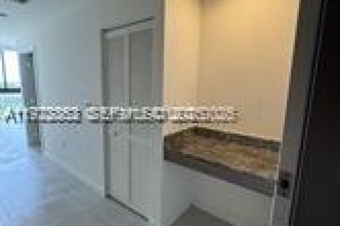 Condo in Doral, Florida № 1976550 - photo 11