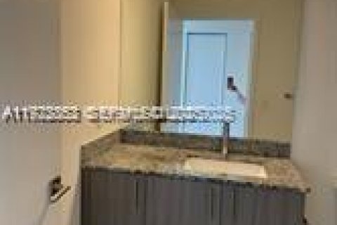 Condo in Doral, Florida № 1976550 - photo 9