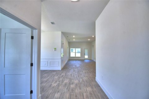 House in Auburndale, Florida 4 bedrooms, 169.08 sq.m. № 2102180 - photo 15