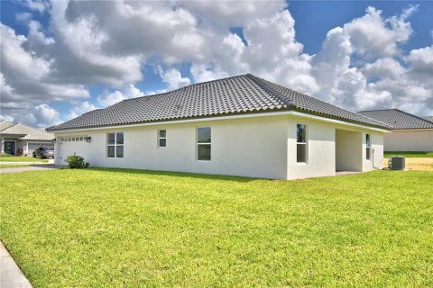 House in Auburndale, Florida 4 bedrooms, 169.08 sq.m. № 2102180 - photo 11