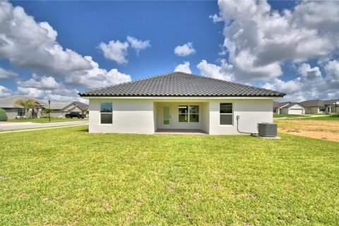 House in Auburndale, Florida 4 bedrooms, 169.08 sq.m. № 2102180 - photo 7