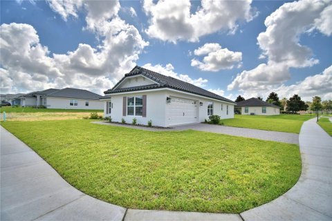 House in Auburndale, Florida 4 bedrooms, 169.08 sq.m. № 2102180 - photo 3