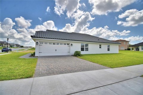 House in Auburndale, Florida 4 bedrooms, 169.08 sq.m. № 2102180 - photo 5