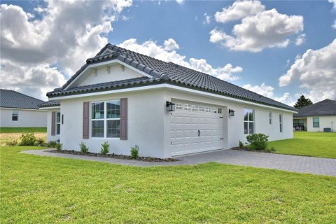 House in Auburndale, Florida 4 bedrooms, 169.08 sq.m. № 2102180 - photo 4