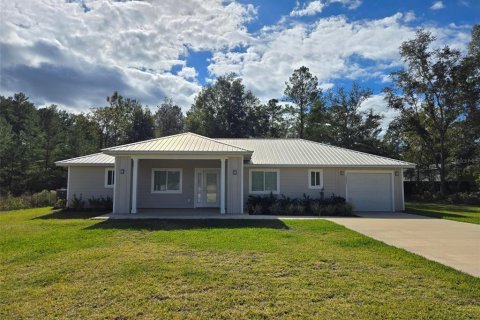 House in Hawthorne, Florida 3 bedrooms, 157.93 sq.m. № 2106095