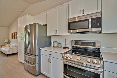 House in Hawthorne, Florida 3 bedrooms, 157.93 sq.m. № 2106095 - photo 8
