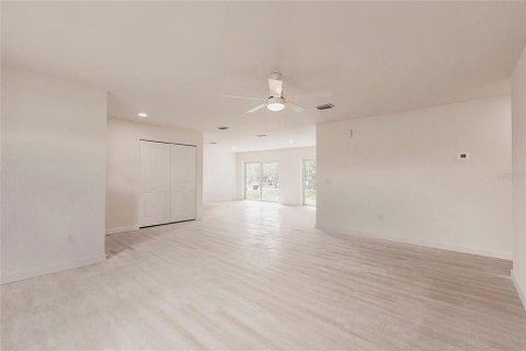 House in Rotonda, Florida 3 bedrooms, 143.26 sq.m. № 1776626 - photo 6