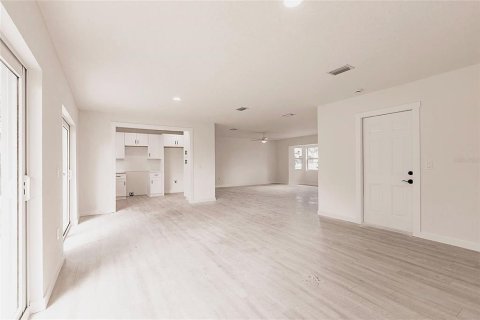 House in Rotonda, Florida 3 bedrooms, 143.26 sq.m. № 1776626 - photo 10