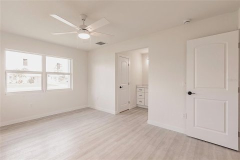 House in Rotonda, Florida 3 bedrooms, 143.26 sq.m. № 1776626 - photo 15