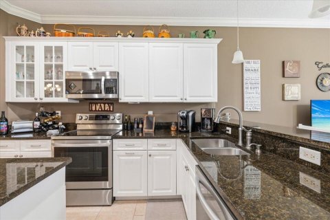 House in Vero Beach, Florida 3 bedrooms, 176.24 sq.m. № 2083430 - photo 13