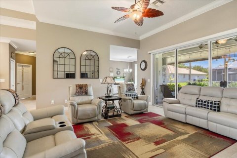 House in Vero Beach, Florida 3 bedrooms, 176.24 sq.m. № 2083430 - photo 7