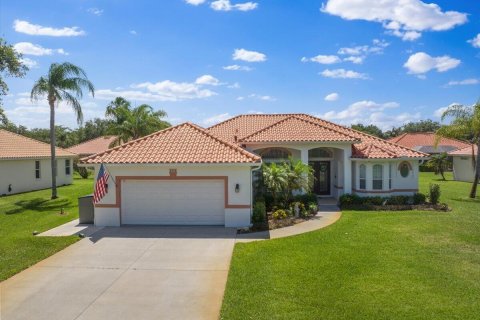 House in Vero Beach, Florida 3 bedrooms, 176.24 sq.m. № 2083430 - photo 2