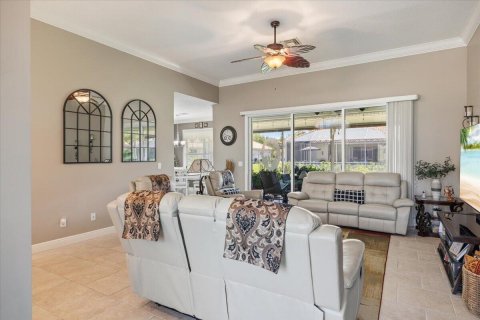 House in Vero Beach, Florida 3 bedrooms, 176.24 sq.m. № 2083430 - photo 4