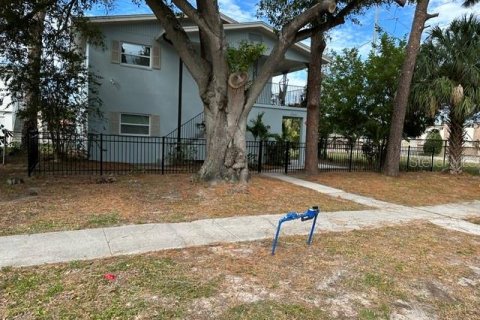 Immobilier commercial à vendre à Saint Petersburg, Floride: 5 chambres, 259.48 m2 № 2424423 - photo 3