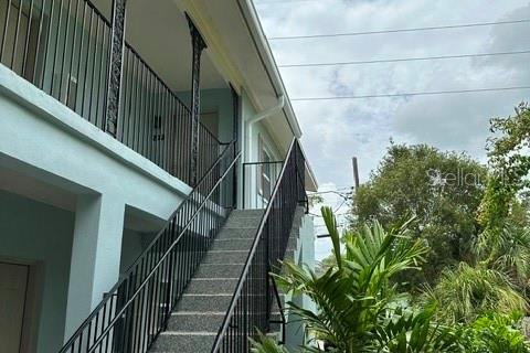 Immobilier commercial à vendre à Saint Petersburg, Floride: 5 chambres, 259.48 m2 № 2424423 - photo 13