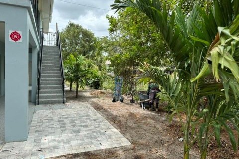 Immobilier commercial à vendre à Saint Petersburg, Floride: 5 chambres, 259.48 m2 № 2424423 - photo 4